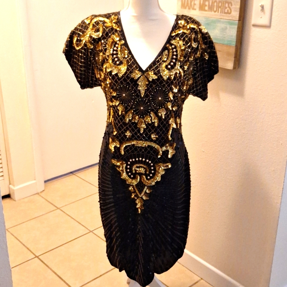 Lawrence Kazar Med Black and Gold keyhole back dress